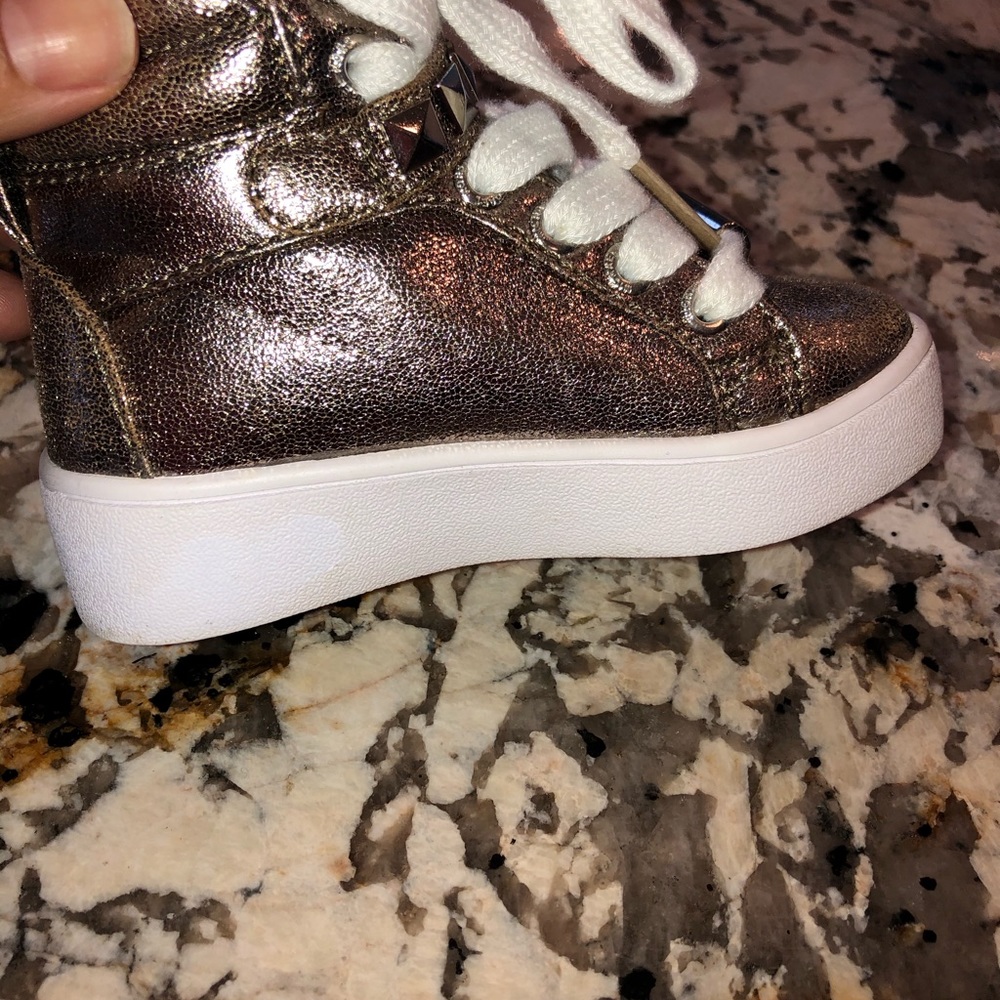 Size 5 ( little girl) Michael Kors High tops - Picture 2 of 8